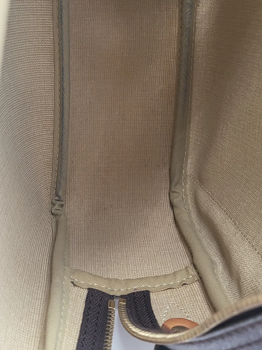 LOUIS VUITTON Monogram Canvas Reporter Bag.Authentic w/COA included!!!